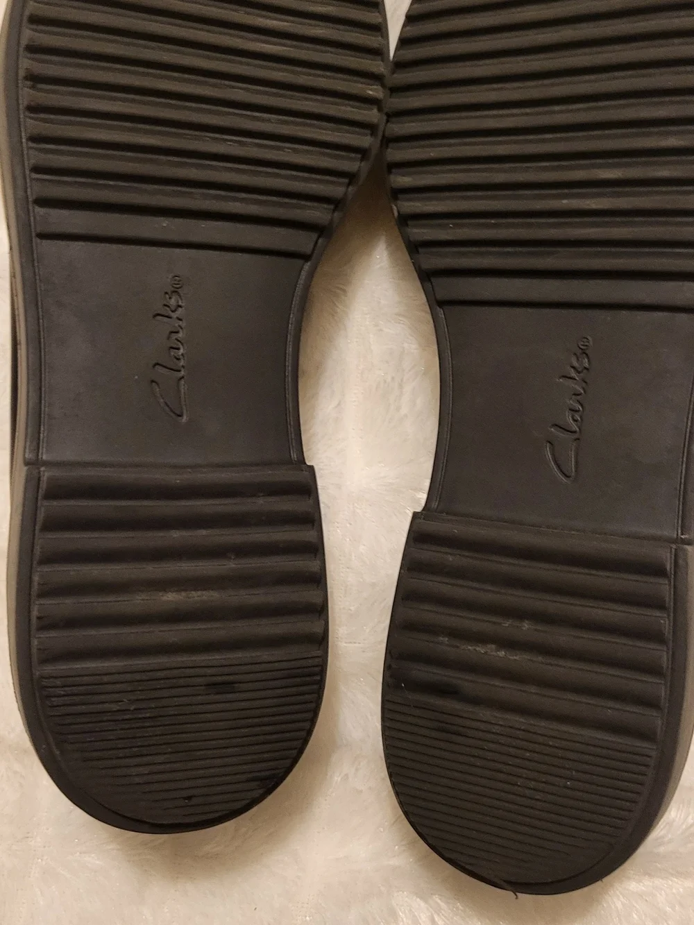 Clarks Black Leather Slip-On Loafers/Flats